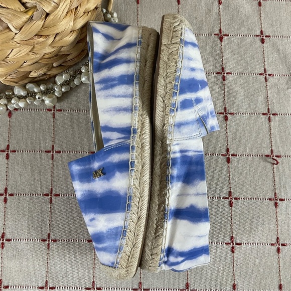 Michael Kors “Kendrick” Slip-On Blue White Tie Dye Espadrilles Women's Sz 6 Flat - Picture 5 of 7
